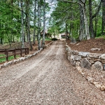 custom built homes driveway