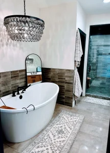 Riverbend Modern Home – Primary Bath Tub
