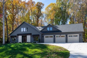 cobble-creek-custom-homes-lakeview-barndominium-exterior-front-driveway-mooresville-nc copy