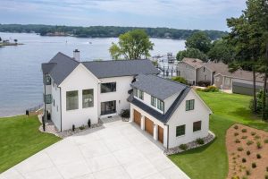 modern-lakefront-home-2-1024x682