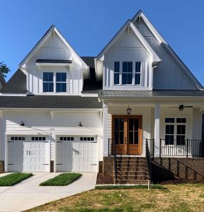 small-modern-farmhouse-1-987x1024
