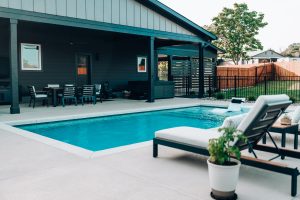 Riverbend Modern Home - Pool & Hot tub
